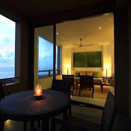 The Ocean Front Hotel Kolombo Bagian luar foto